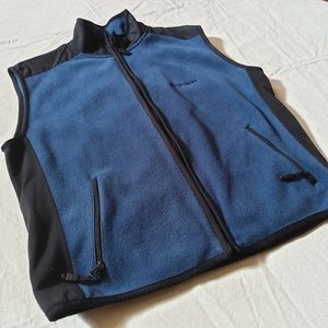 AE All Weather Performance Fleezy Vest Large